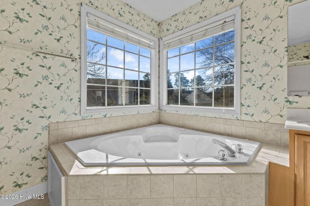 3833 Sunchase Drive, Fayetteville, NC 28306