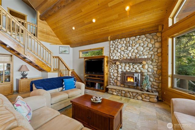 151 E Tamarack Lane, Shelton, WA 98584