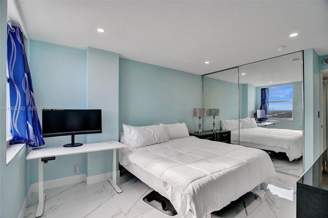 111 Briny Ave 25-10, Pompano Beach, FL 33062