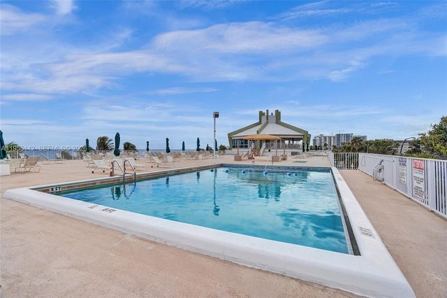 111 Briny Ave 25-10, Pompano Beach, FL 33062