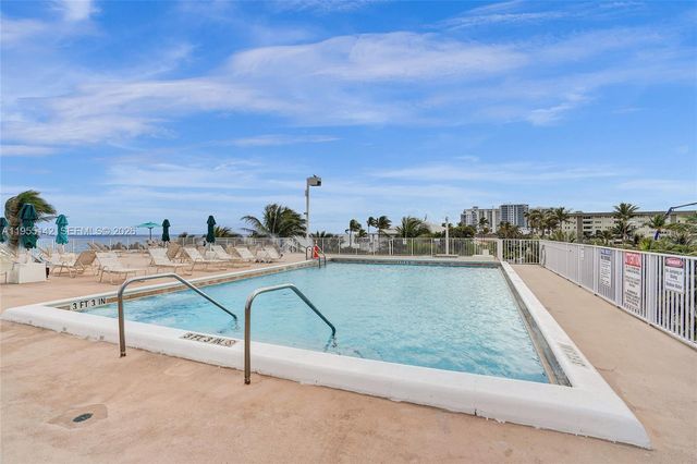 111 Briny Ave 25-10, Pompano Beach, FL 33062