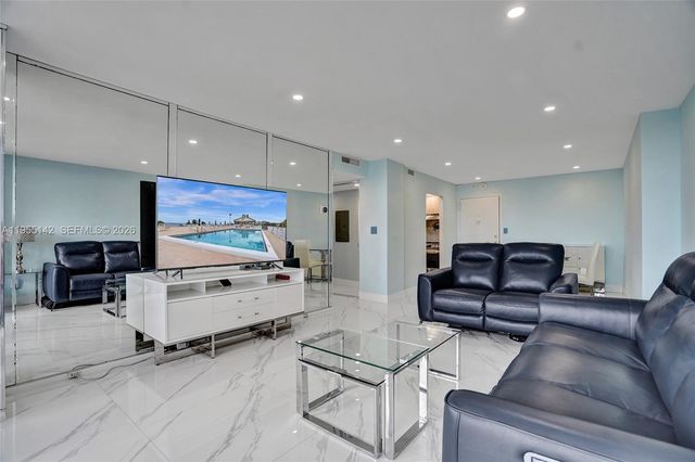 111 Briny Ave 25-10, Pompano Beach, FL 33062