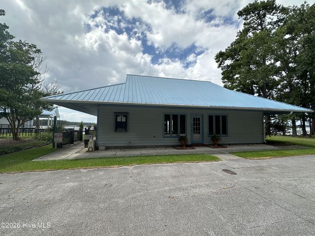 170 Middleton Place, Sneads Ferry, NC 28460