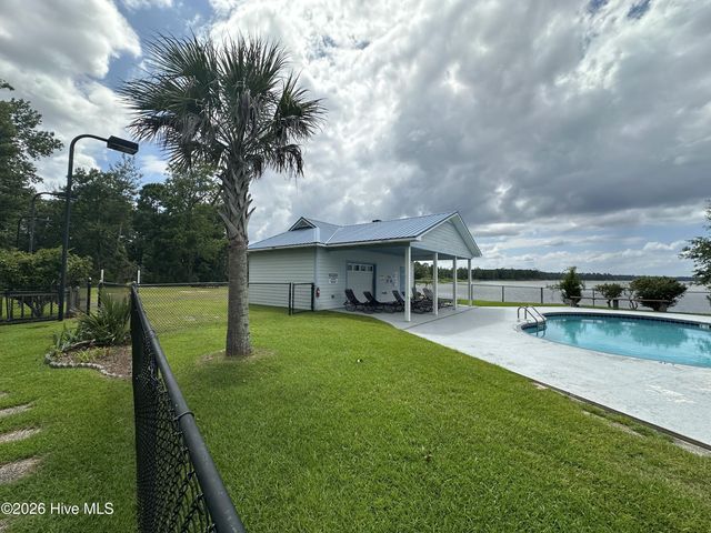 170 Middleton Place, Sneads Ferry, NC 28460