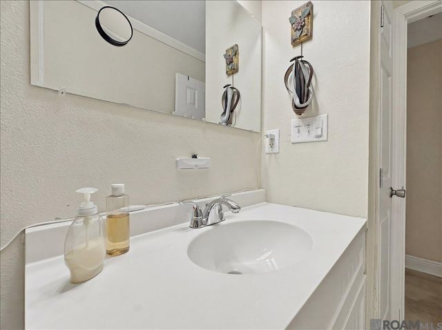 326 Mark Dr, Denham Springs, LA 70726