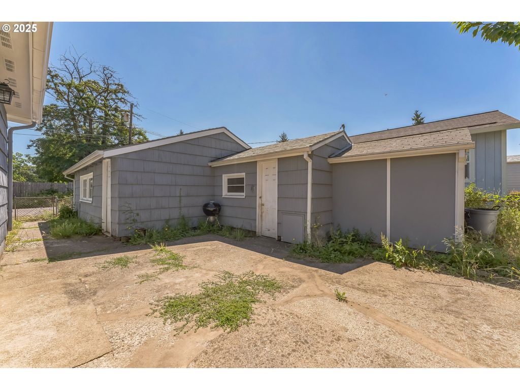 6536 Se FLAVEL St, Portland, OR 97206