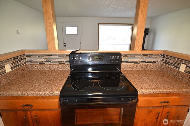 895 Wawona Avenue SW, Ocean Shores, WA 98569