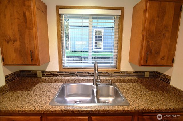 895 Wawona Avenue SW, Ocean Shores, WA 98569