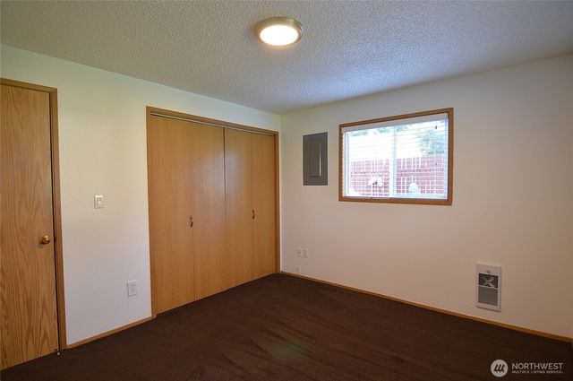 895 Wawona Avenue SW, Ocean Shores, WA 98569