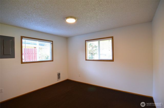 895 Wawona Avenue SW, Ocean Shores, WA 98569