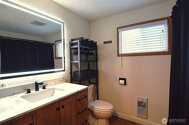 895 Wawona Avenue SW, Ocean Shores, WA 98569