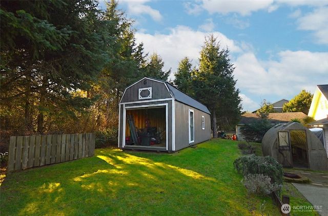 895 Wawona Avenue SW, Ocean Shores, WA 98569