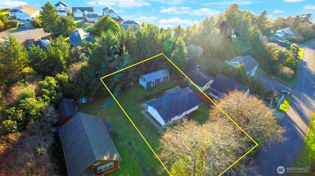 895 Wawona Avenue SW, Ocean Shores, WA 98569