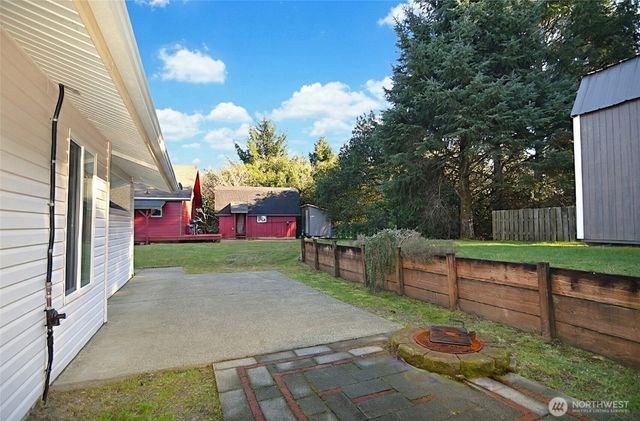 895 Wawona Avenue SW, Ocean Shores, WA 98569