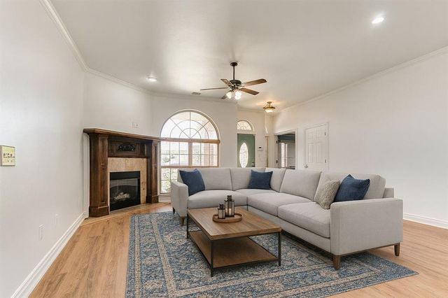 3209 Valley Hollow, Norman, OK 73071