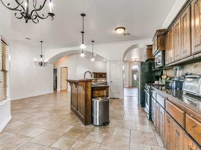 3209 Valley Hollow, Norman, OK 73071
