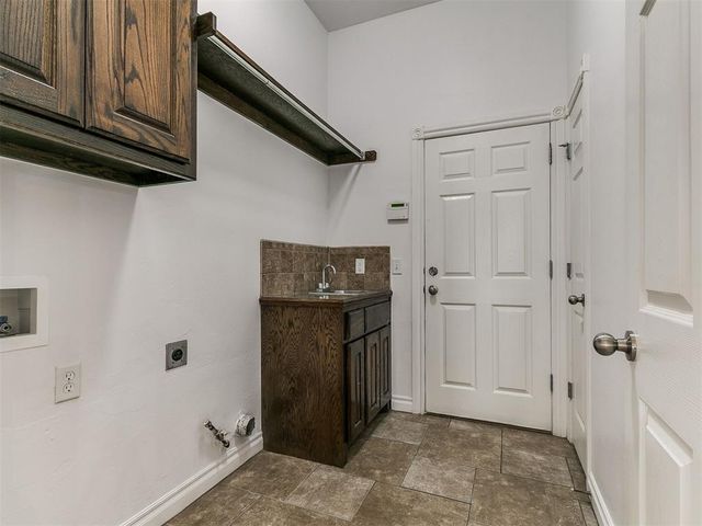 3209 Valley Hollow, Norman, OK 73071