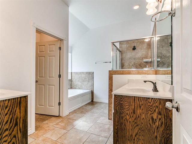 3209 Valley Hollow, Norman, OK 73071