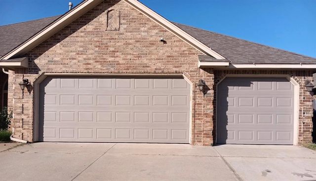 3209 Valley Hollow, Norman, OK 73071