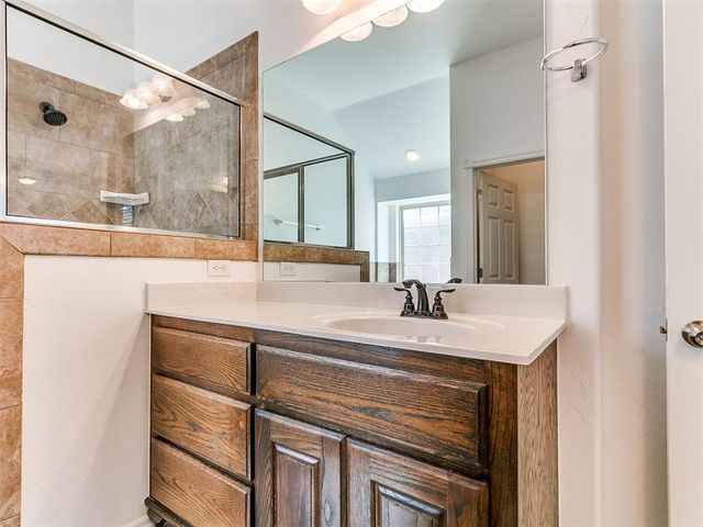 3209 Valley Hollow, Norman, OK 73071