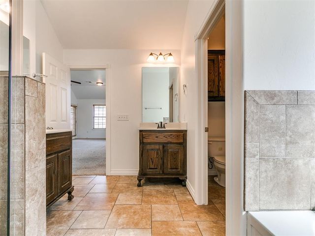 3209 Valley Hollow, Norman, OK 73071