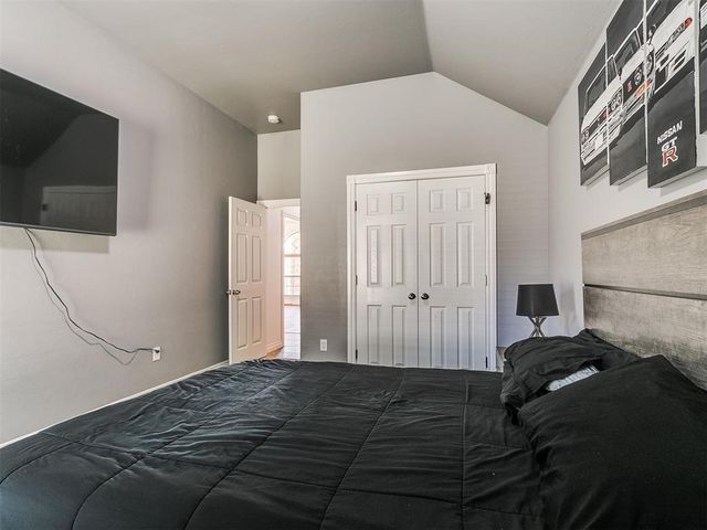 3209 Valley Hollow, Norman, OK 73071