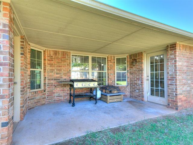 3209 Valley Hollow, Norman, OK 73071