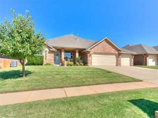 3209 Valley Hollow, Norman, OK 73071