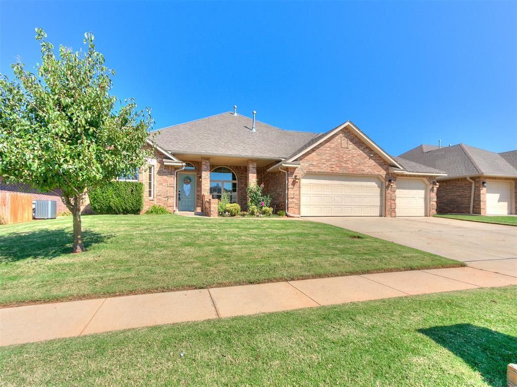 3209 Valley Hollow, Norman, OK 73071