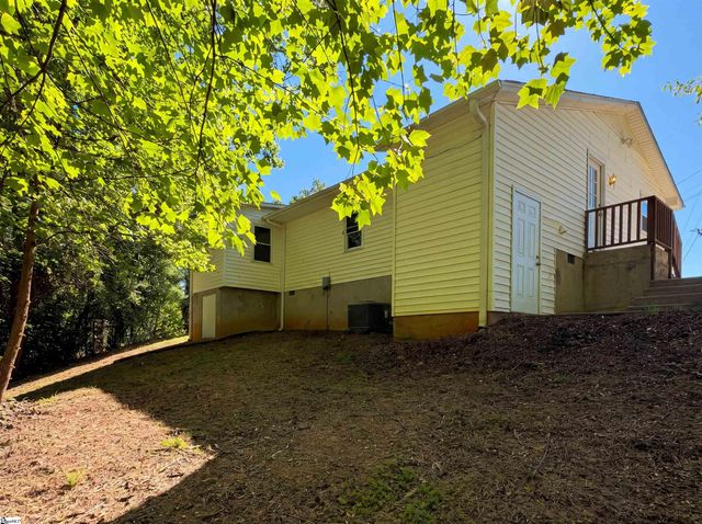 272 Wolfe Lane, Inman, SC 29349