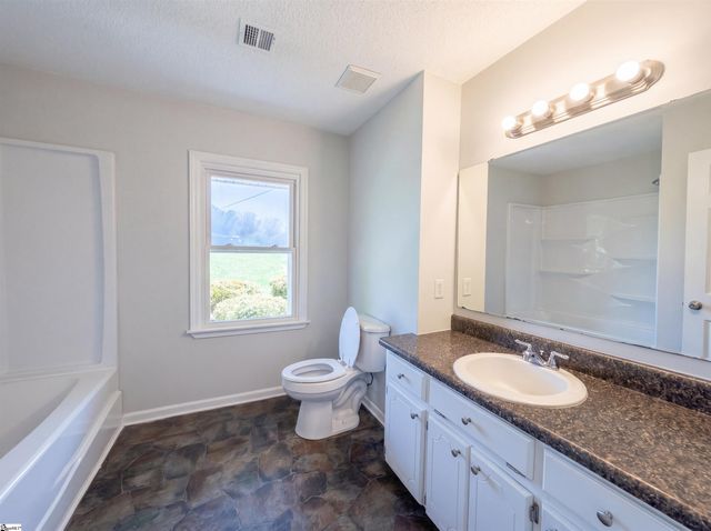 272 Wolfe Lane, Inman, SC 29349