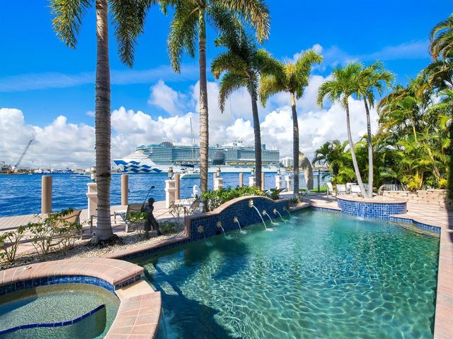 1965 SE 21st Avenue, Fort Lauderdale, FL 33316