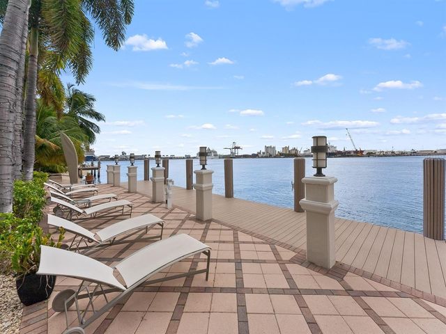 1965 SE 21st Avenue, Fort Lauderdale, FL 33316