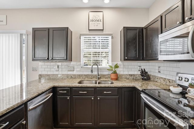 9230 Rotherham Lane, Charlotte, NC 28216