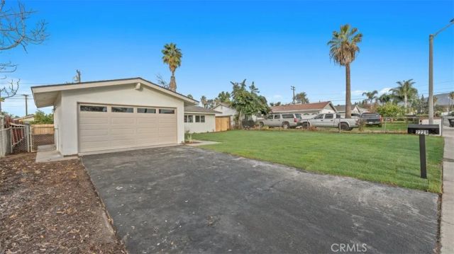 2229 Larchmont, Pomona, CA 91767