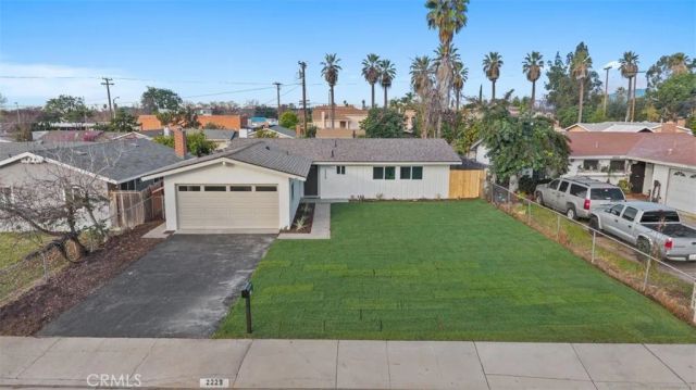 2229 Larchmont, Pomona, CA 91767