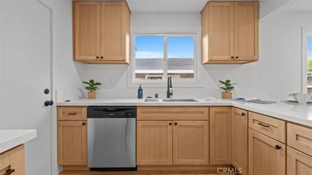 2229 Larchmont, Pomona, CA 91767