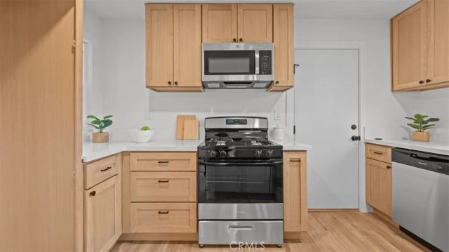 2229 Larchmont, Pomona, CA 91767