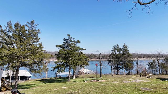 21935 Lake Road M-12, Cassville, MO 65625