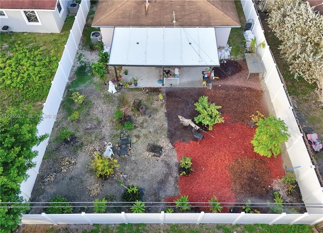 3004 NW 7th St, Fort Lauderdale, FL 33311