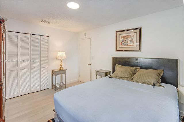 3004 NW 7th St, Fort Lauderdale, FL 33311