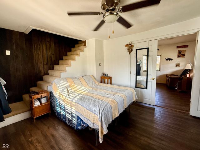 8248 W 300 S, Columbus, IN 47201