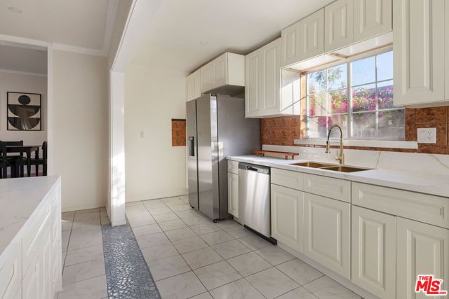 1222 N Virgil Avenue, Los Angeles, CA 90029