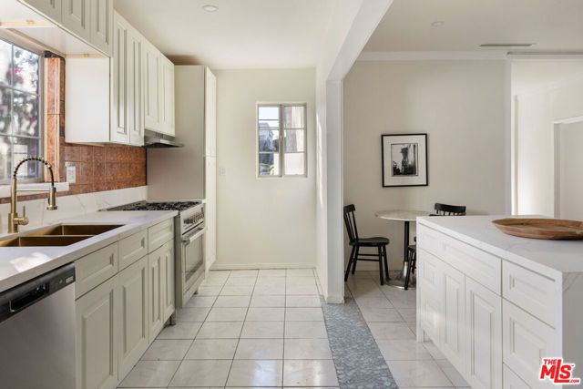 1222 N Virgil Avenue, Los Angeles, CA 90029
