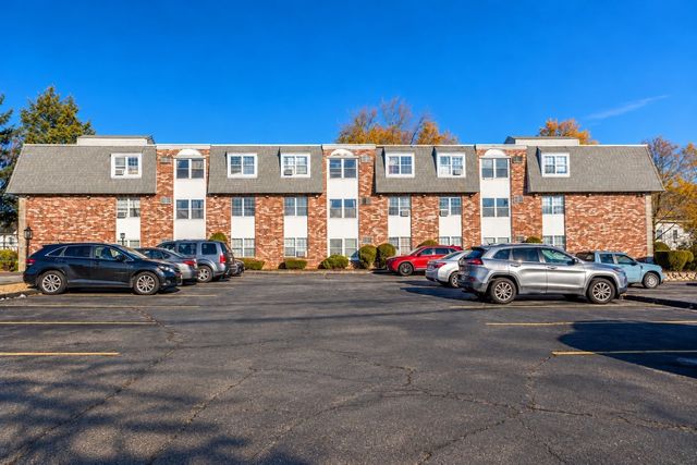 137 Pine St 2, Lowell, MA 01851