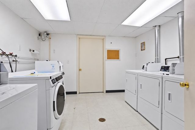 137 Pine St 2, Lowell, MA 01851