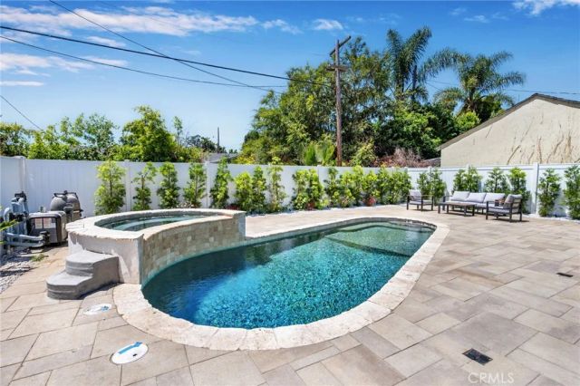 13562 Addison Street, Sherman Oaks, CA 91423