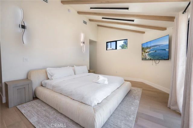 13562 Addison Street, Sherman Oaks, CA 91423