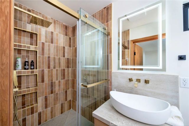 13562 Addison Street, Sherman Oaks, CA 91423