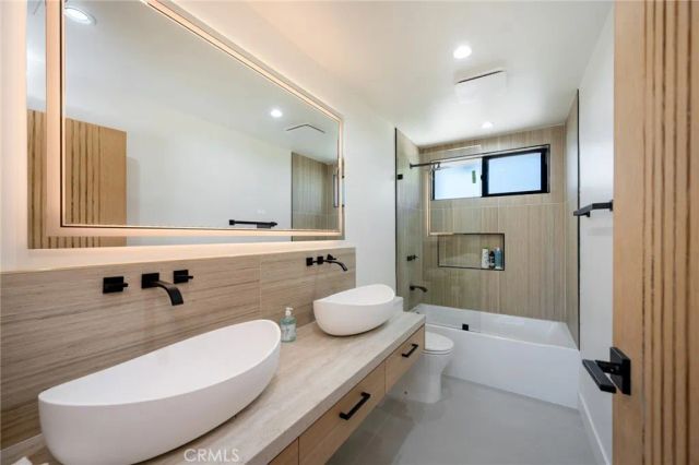 13562 Addison Street, Sherman Oaks, CA 91423